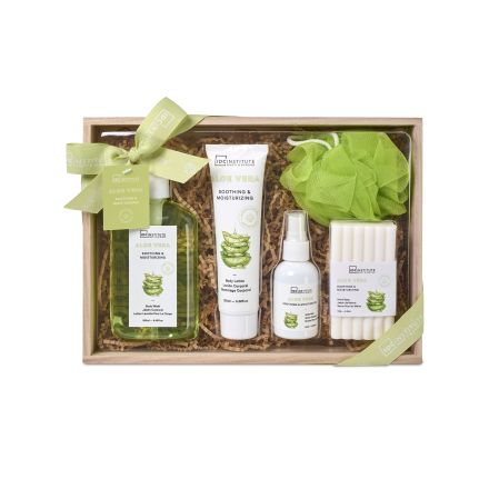 IDC INSTITUTE ALOE VERA Комплект Лосион за тяло, 100 мл + Душ гел, 250 мл + Спрей за тяло, 60 мл + Сапун, 165 г + Гъба за баня