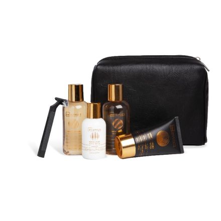 IDC MEN'S LUXURY BAG Комплект Душ гел, 120 мл + Шампоан, 120 мл + Скраб за тяло, 80 мл + Лосион за тяло, 60 мл + Самобръсначка, 1 бр. + несесер