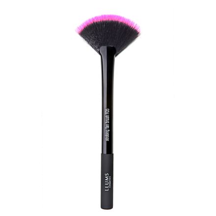LLUMS STROBING FAN BRUSH Ветрилообразна четка за хайлайтър, 1 бр.