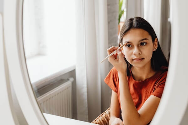 хубав молив за вежди